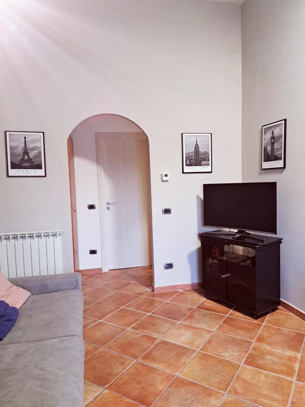Apartment Roma Tor Vergata Con Giardino Buitenkant foto