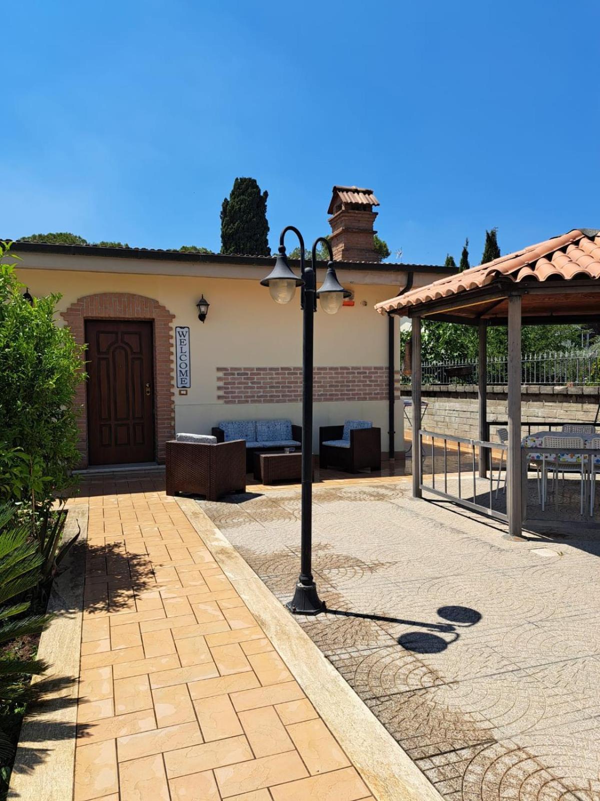 Apartment Roma Tor Vergata Con Giardino Buitenkant foto