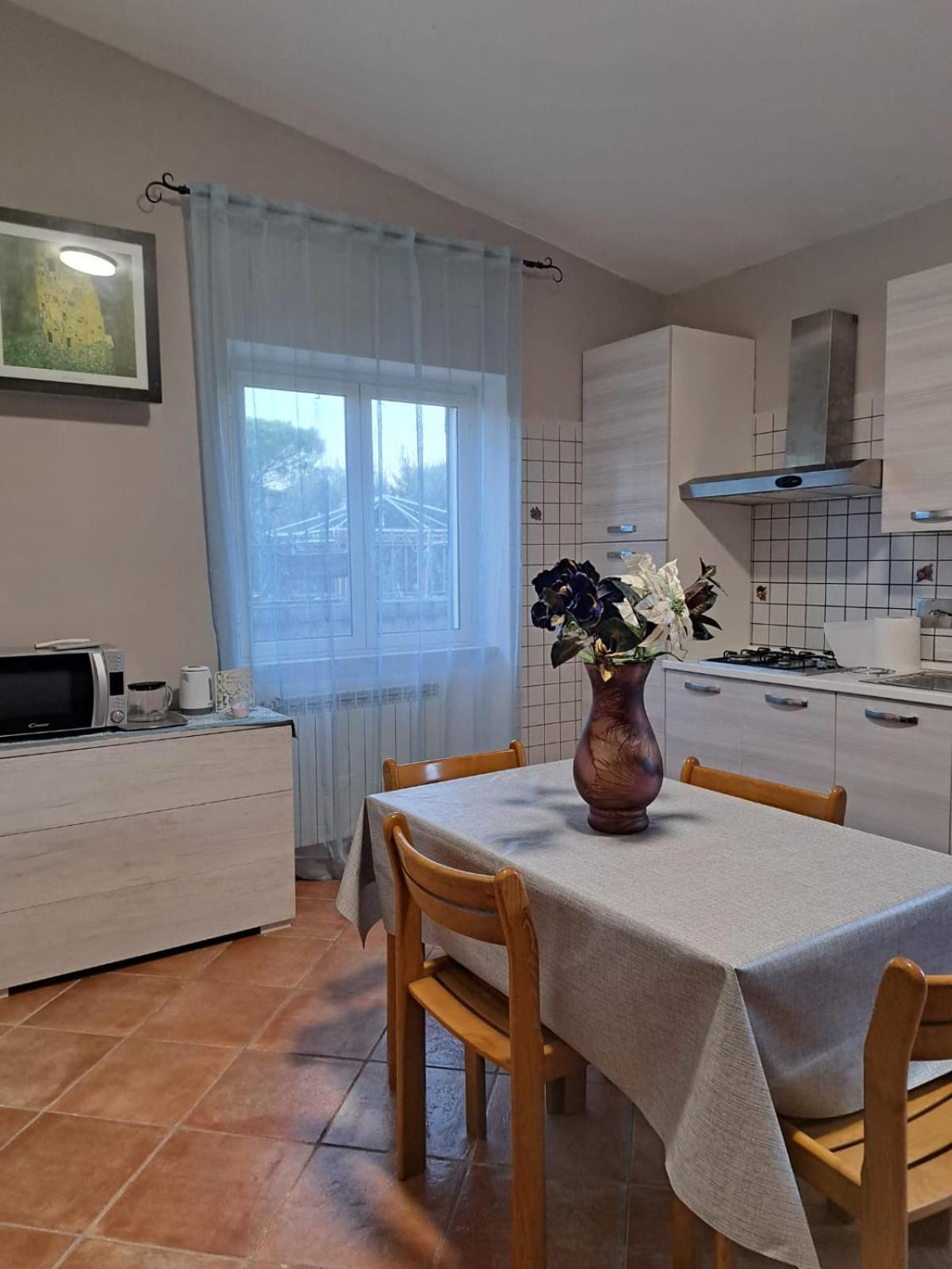 Apartment Roma Tor Vergata Con Giardino Buitenkant foto